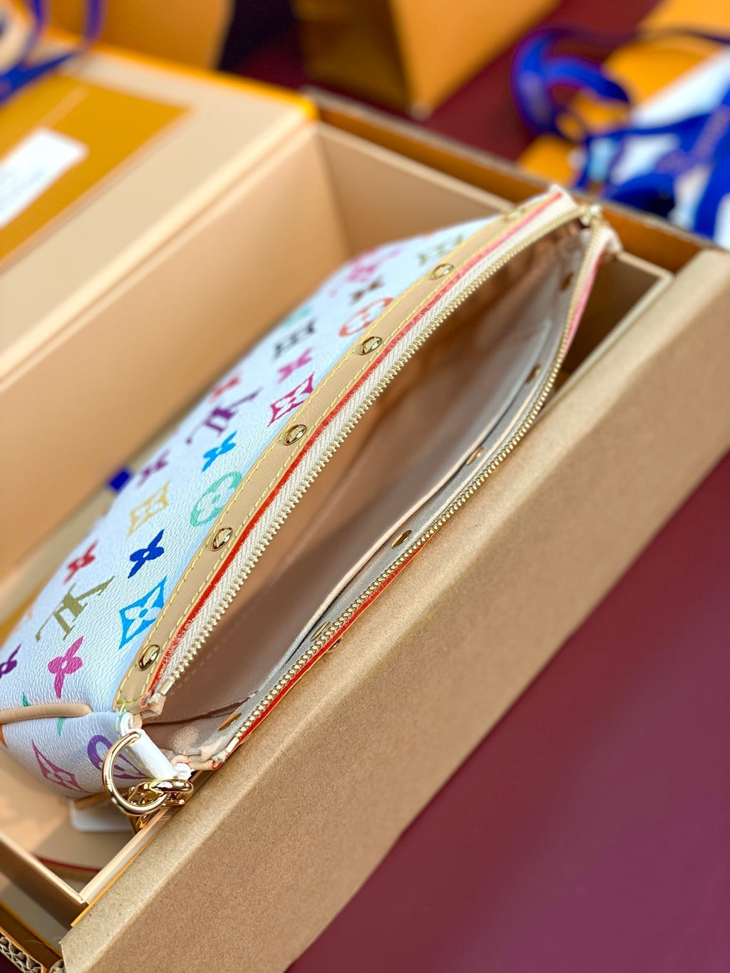 LV X TM POCHETTE ACCESSOIRES 22CM WHITE MUTICOLOR MONOGRAM CANVAS