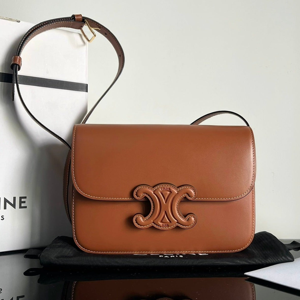 CLASSIQUE TRIOMPHE 22 CUIR DE VEAU LISSE TAN
