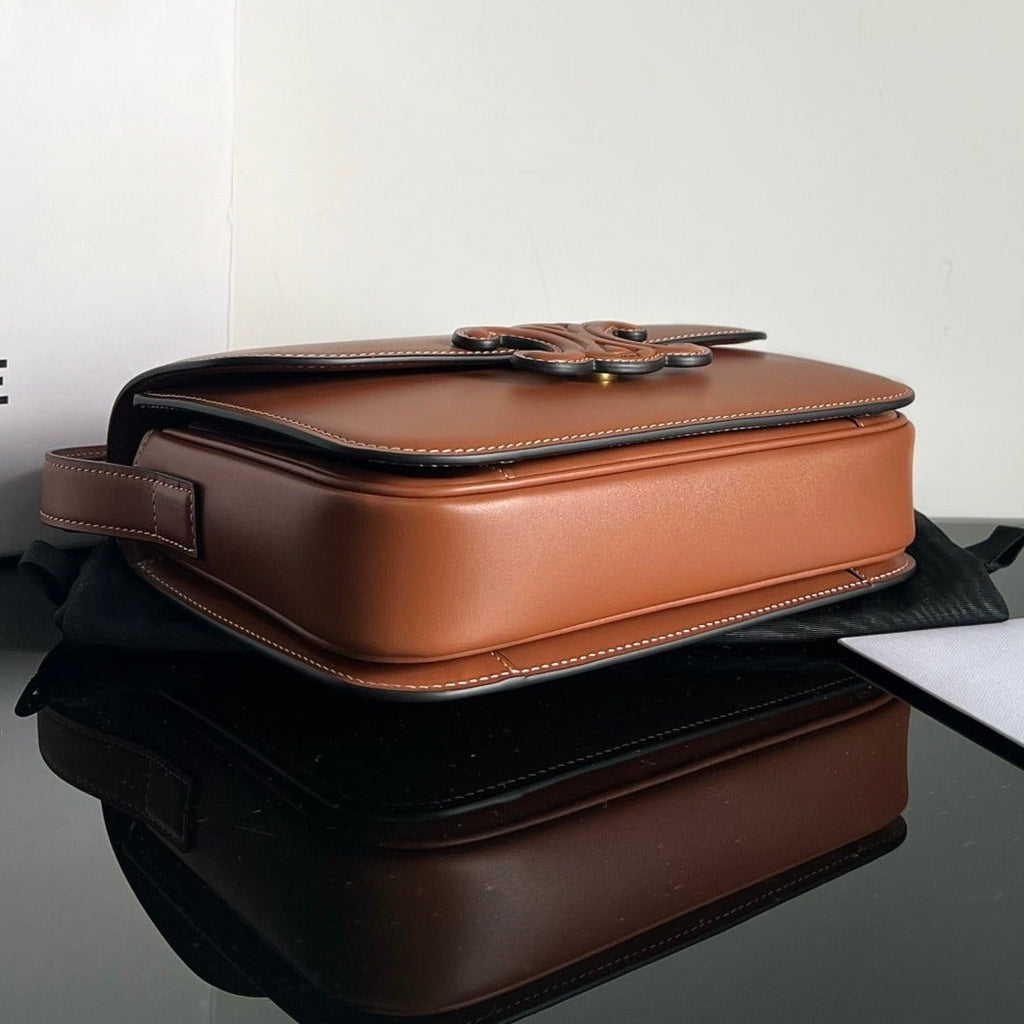 CLASSIQUE TRIOMPHE 22 CUIR DE VEAU LISSE TAN