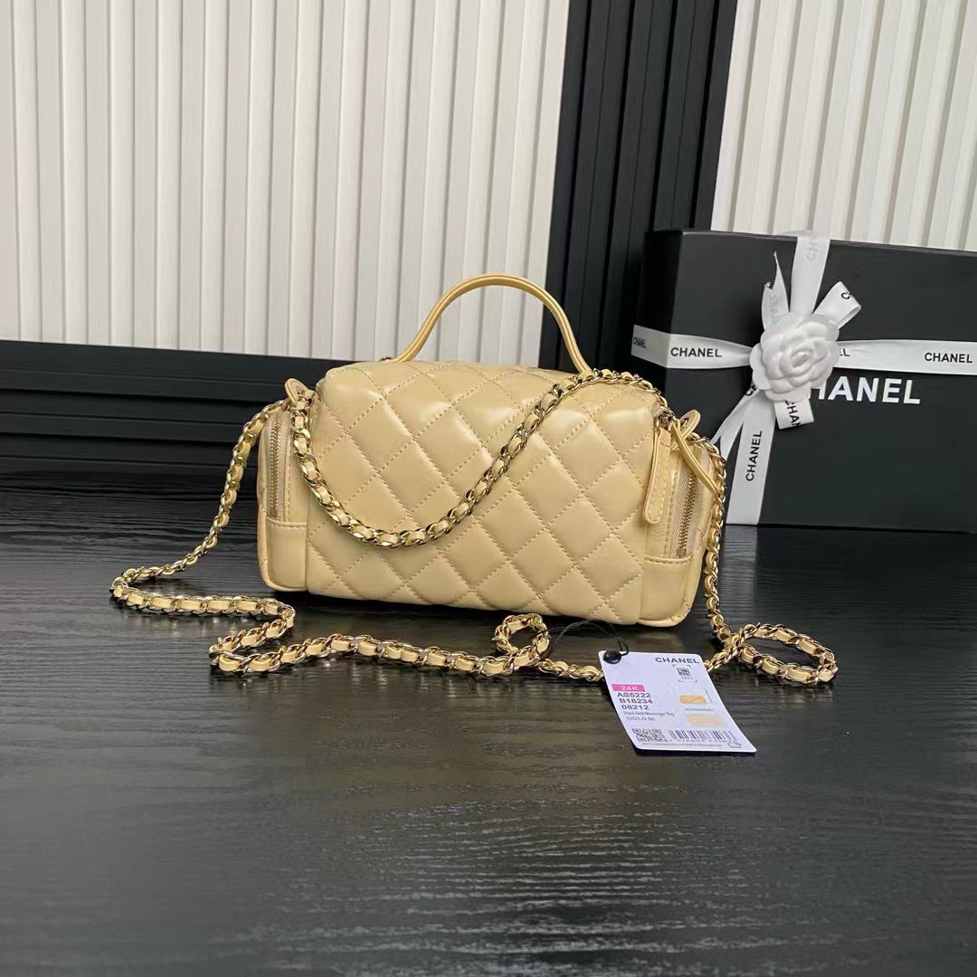 SAC APPAREIL PHOTO MOYEN 23 EN CUIR D'AGNEAU BEIGE JAUNE QUINCAILLERIE DORÉ 