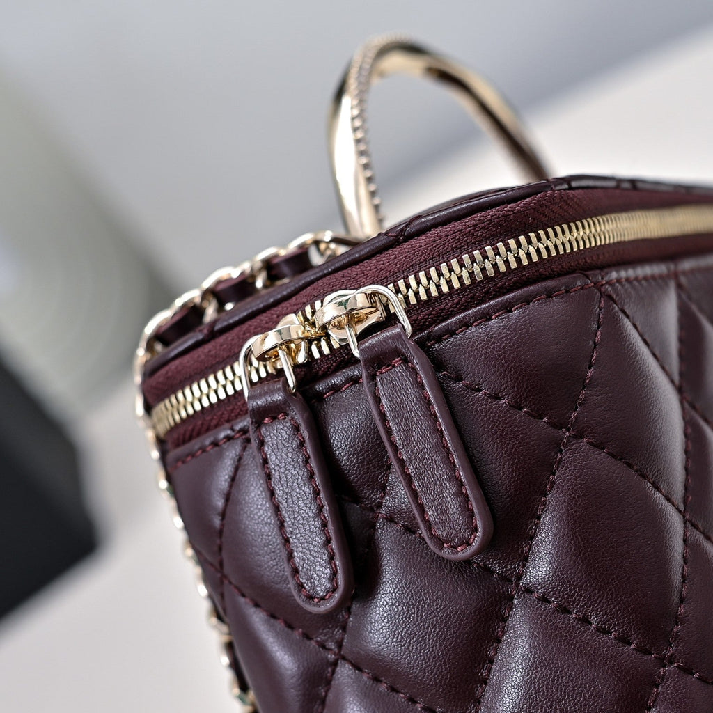 CC 24K VANITY TOP HANDLE 17CM BURGUNDY LAMBSKIN SILVER HARDWARE