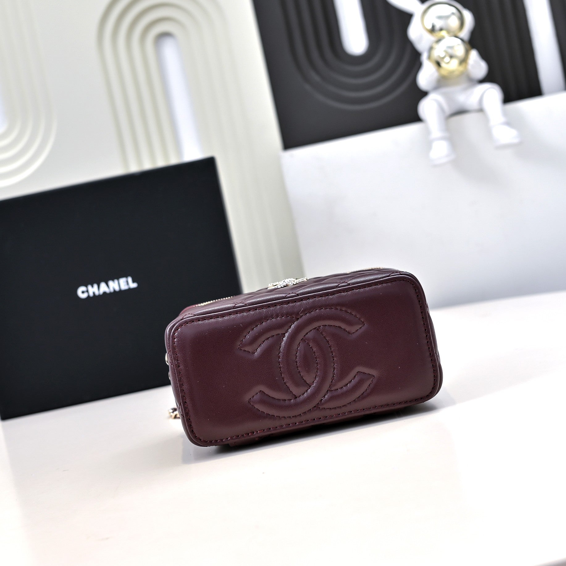 CC 24K VANITY TOP HANDLE 17CM BURGUNDY LAMBSKIN SILVER HARDWARE