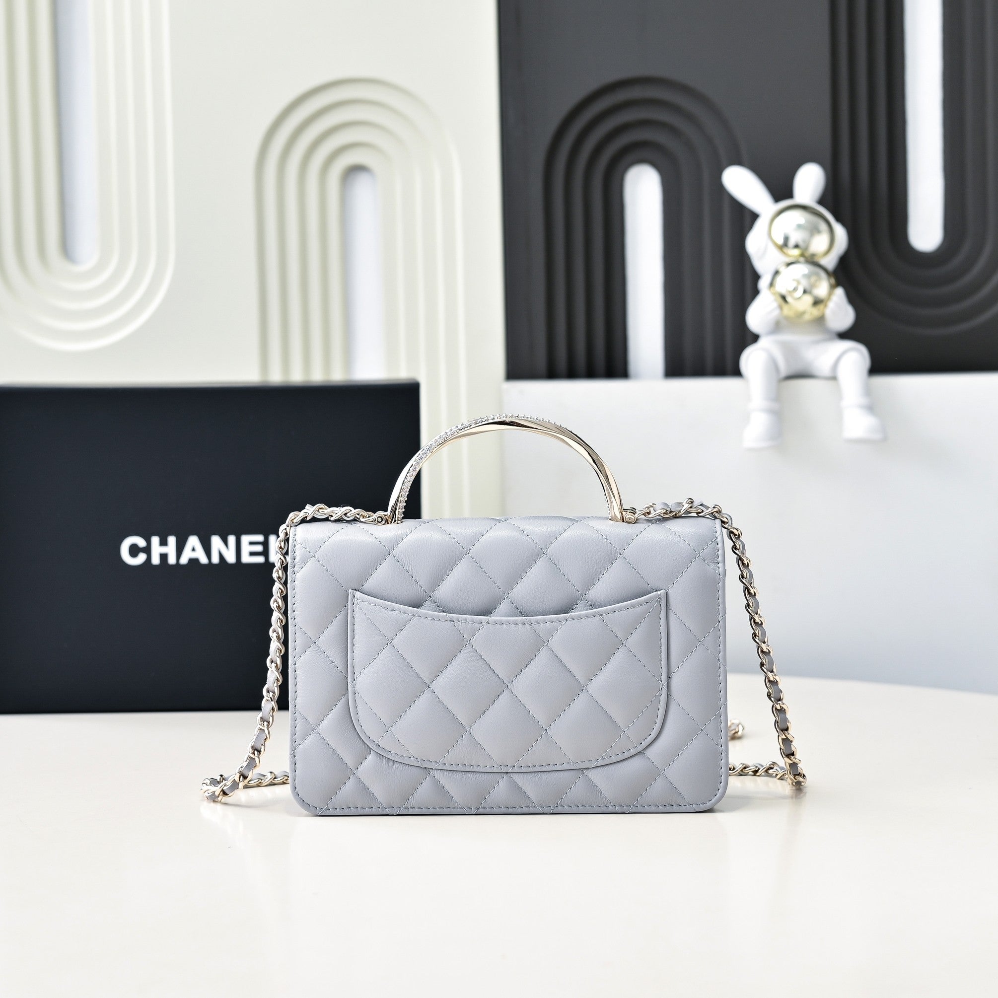 Poignée supérieure CC 24 carats WOC 19 cm en cuir d'agneau gris clair, quincaillerie dorée claire