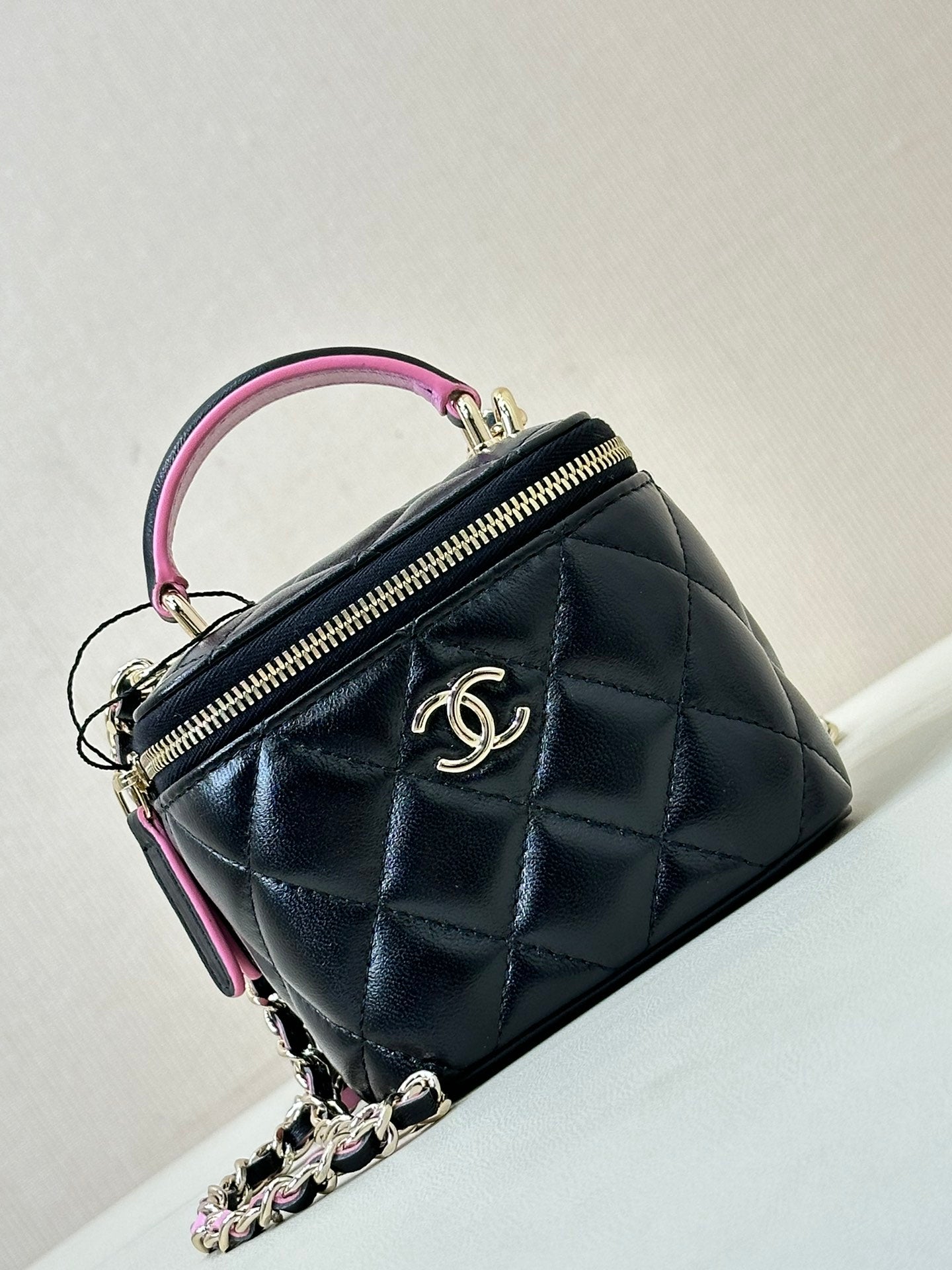 SAC À BANDOULIÈRE VANITY AVEC POIGNÉE SUPÉRIEURE 10 CM EN CUIR D'AGNEAU NOIR ROSE 