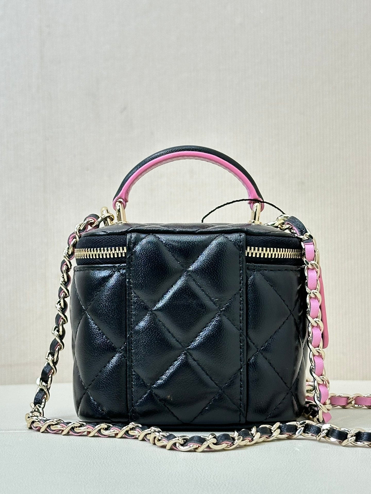 SAC À BANDOULIÈRE VANITY AVEC POIGNÉE SUPÉRIEURE 10 CM EN CUIR D'AGNEAU NOIR ROSE 