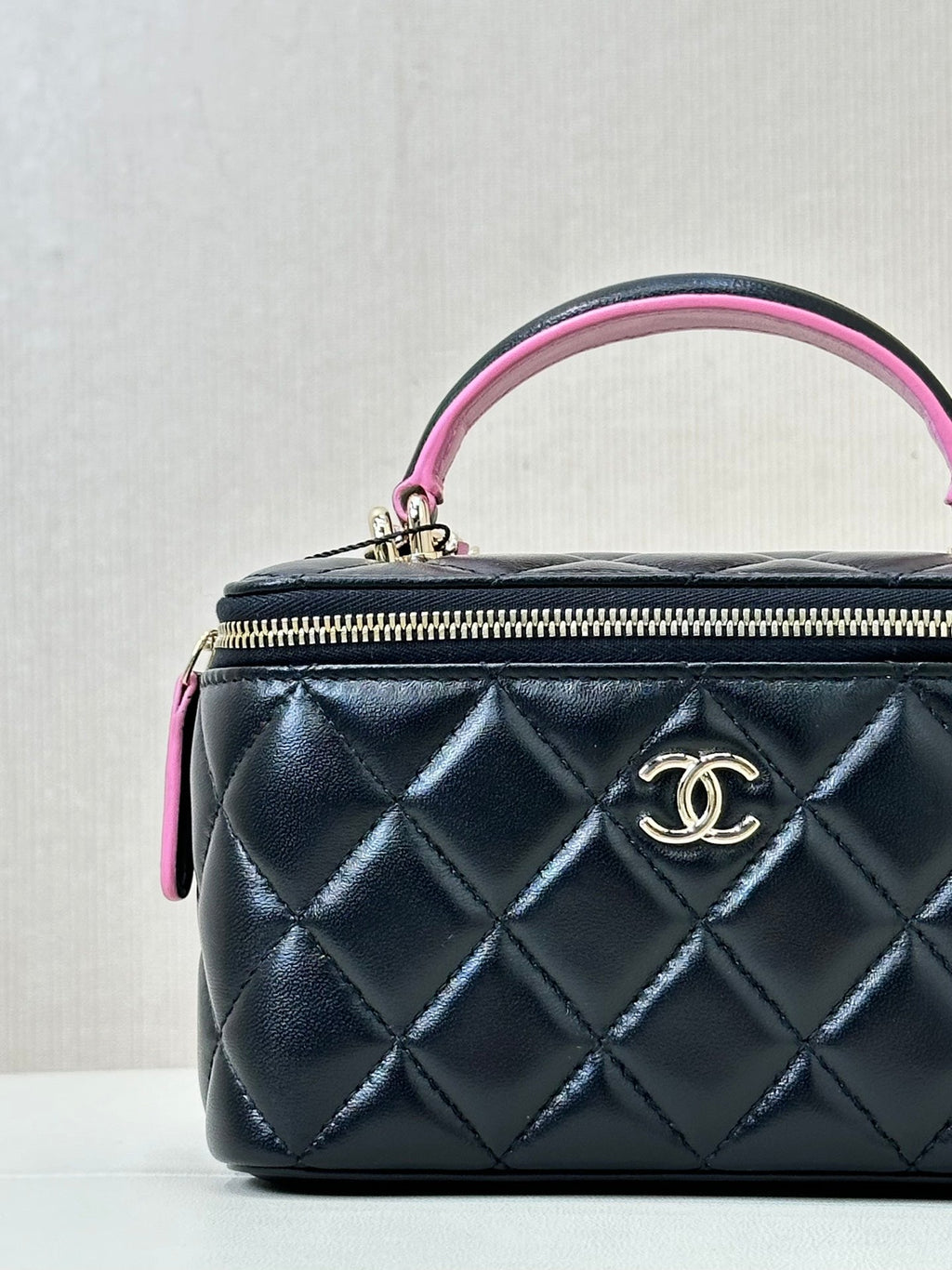 VANITY SHOULDER BAG TOP HANDLE 17CM BLACK PINK LAMBSKIN