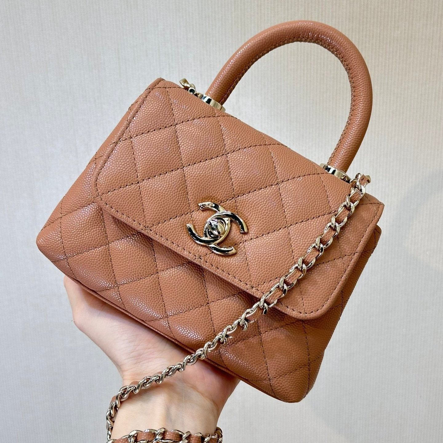 CC 24K COCO HANDLE NANO 14,5 CM BEGIE GRAINÉ VEAU QUINCAILLERIE DORÉ 
