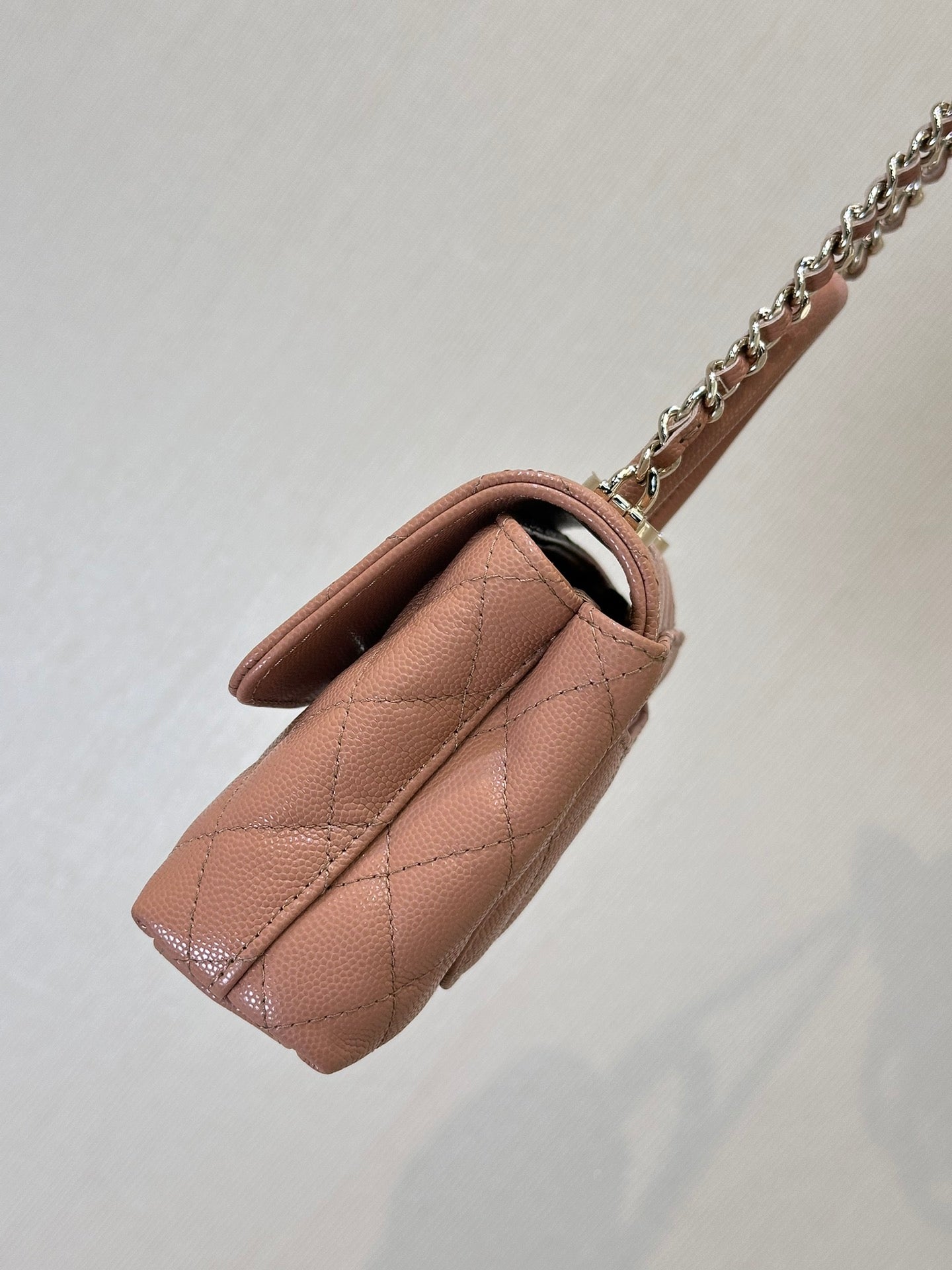 CC 24K COCO HANDLE NANO 14,5 CM BEGIE GRAINÉ VEAU QUINCAILLERIE DORÉ 
