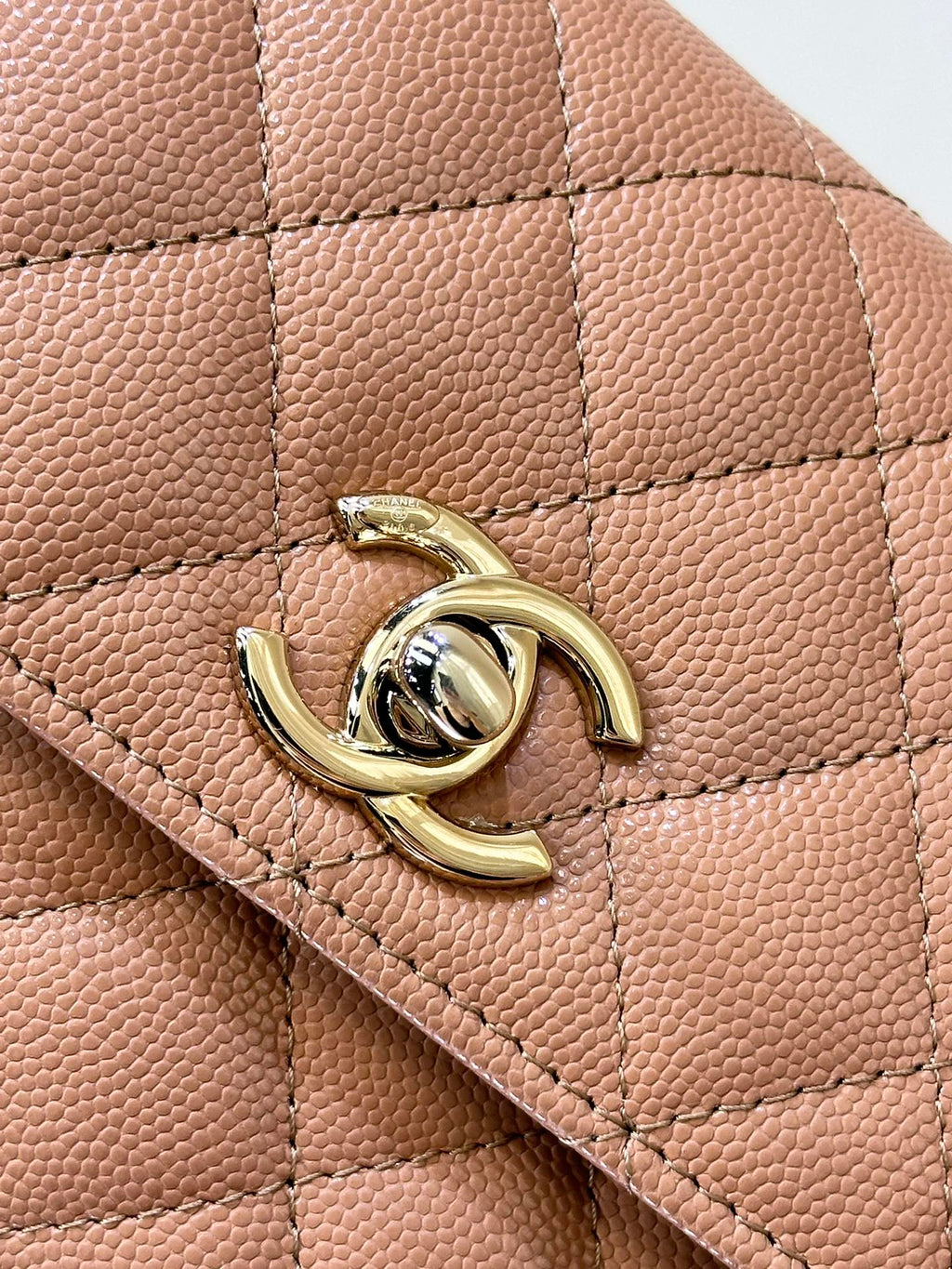CC 24K COCO HANDLE NANO 14,5 CM BEGIE GRAINÉ VEAU QUINCAILLERIE DORÉ 