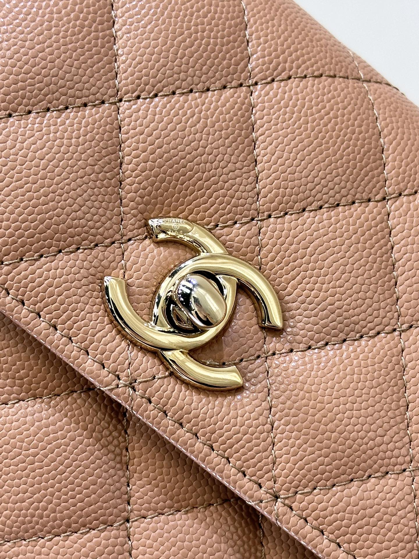 CC 24K COCO HANDLE NANO 14,5 CM BEGIE GRAINÉ VEAU QUINCAILLERIE DORÉ 