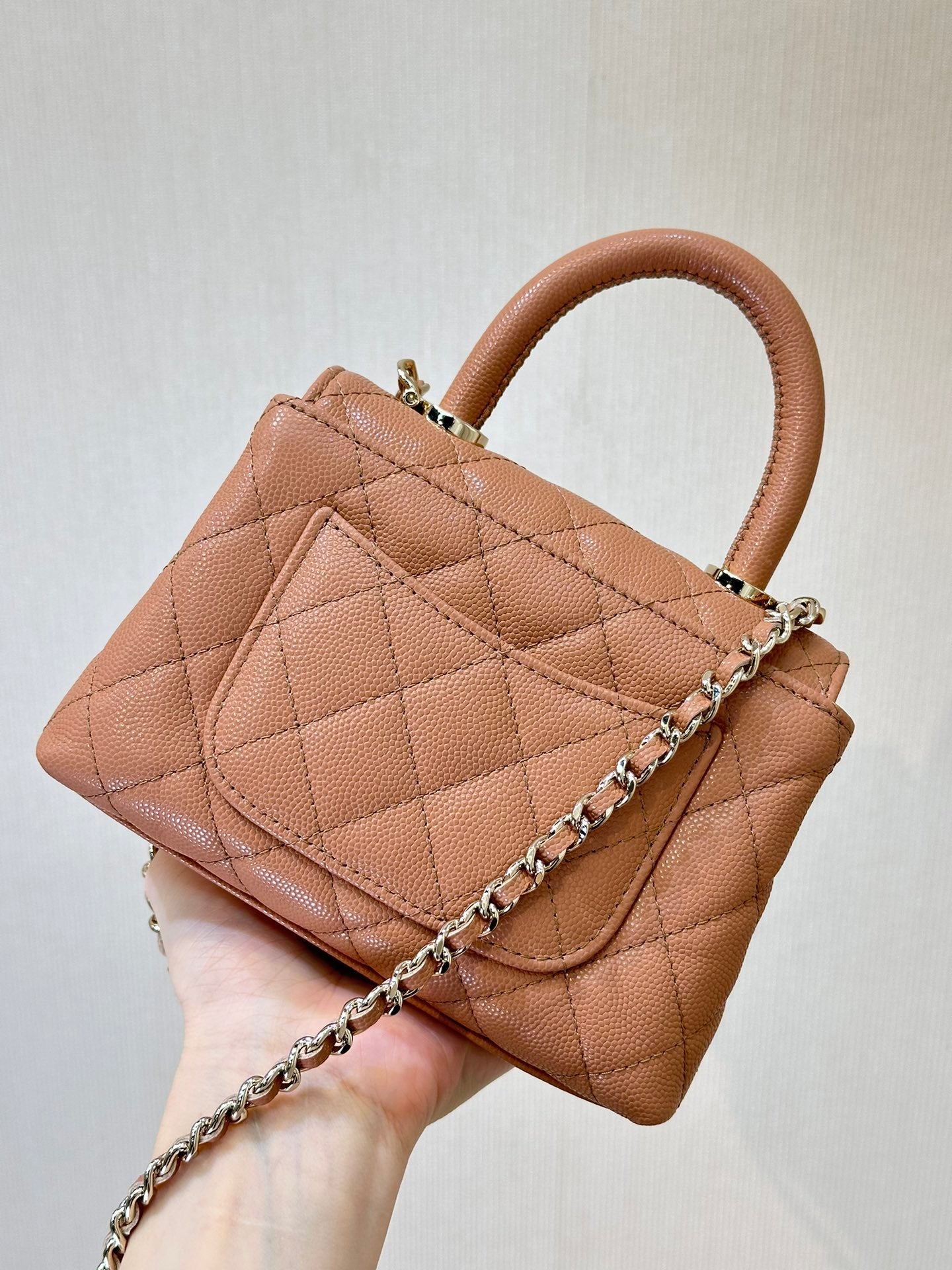 CC 24K COCO HANDLE NANO 14,5 CM BEGIE GRAINÉ VEAU QUINCAILLERIE DORÉ 