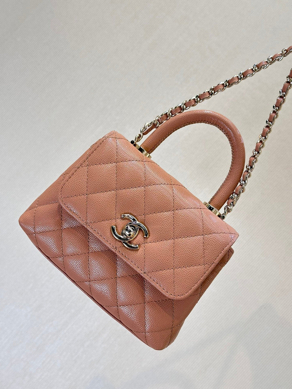 CC 24K COCO HANDLE NANO 14,5 CM BEGIE GRAINÉ VEAU QUINCAILLERIE DORÉ 