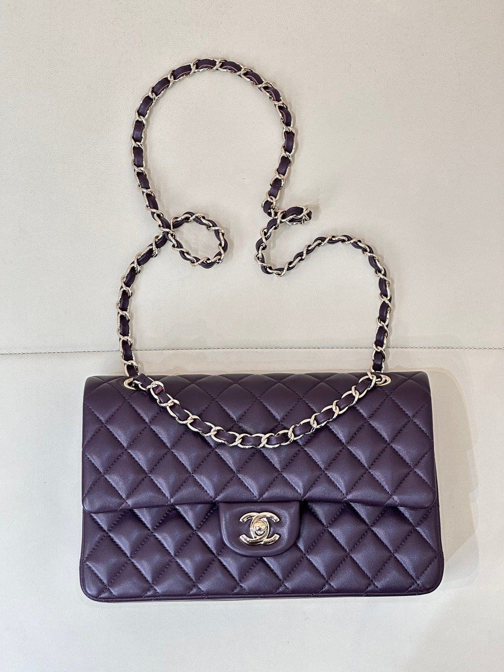 RABAT CLASSIQUE 25CM CUIR D'AGNEAU VIOLET QUINCAILLERIE OR CLAIR 