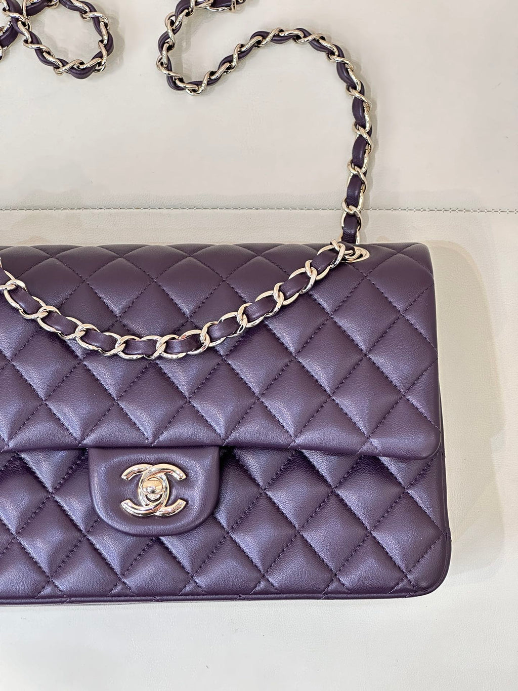 RABAT CLASSIQUE 25CM CUIR D'AGNEAU VIOLET QUINCAILLERIE OR CLAIR 