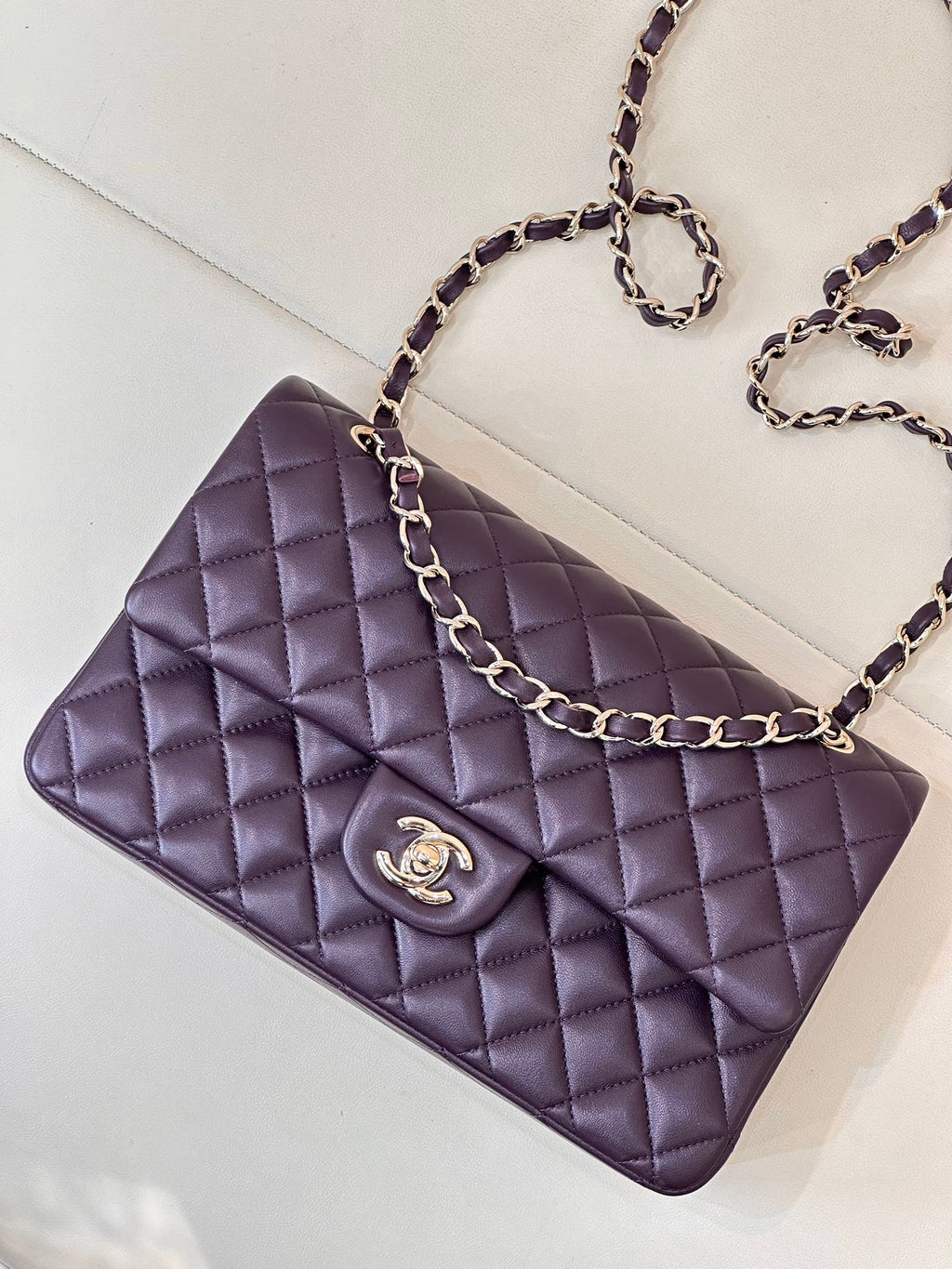 RABAT CLASSIQUE 25CM CUIR D'AGNEAU VIOLET QUINCAILLERIE OR CLAIR 