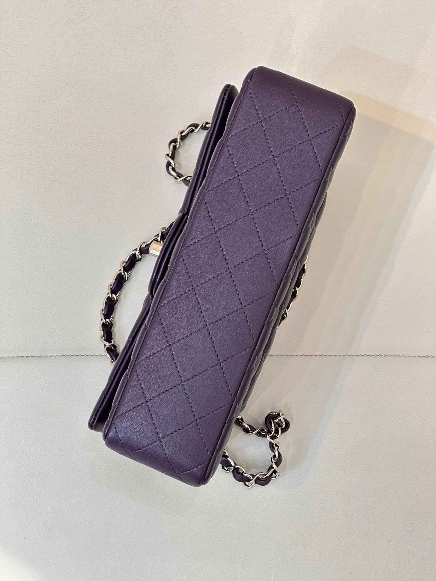 RABAT CLASSIQUE 25CM CUIR D'AGNEAU VIOLET QUINCAILLERIE OR CLAIR 