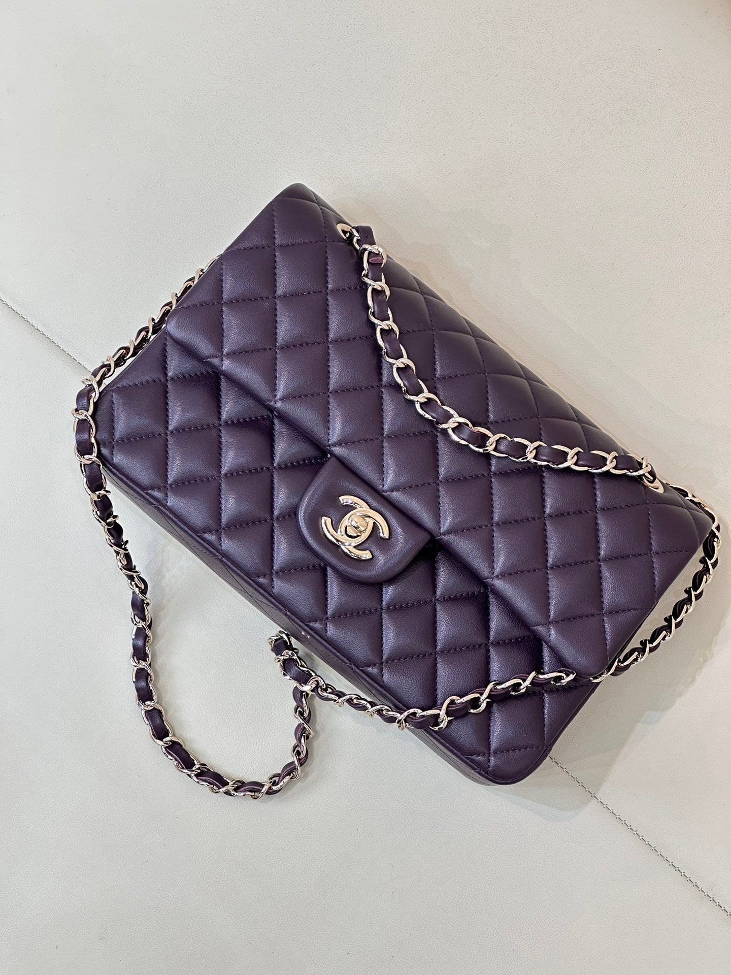 RABAT CLASSIQUE 25CM CUIR D'AGNEAU VIOLET QUINCAILLERIE OR CLAIR 