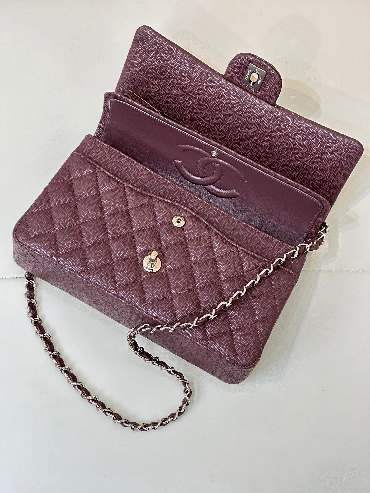 RABAT CLASSIQUE 25CM BORDEAUX CAVIAR QUINCAILLERIE OR CLAIR 