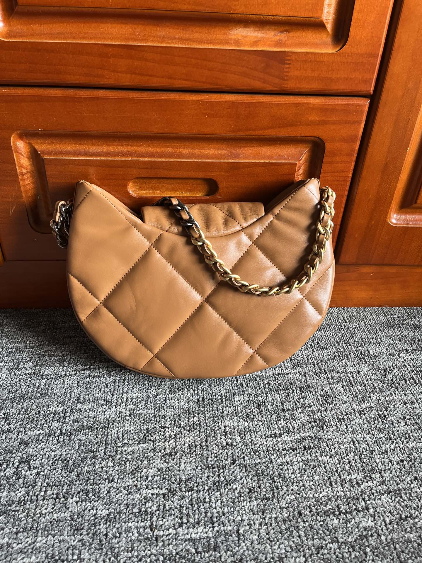 SAC HOBO 23 EN CUIR D'AGNEAU BRONZE MARRON MÉLANGE OR QUINCAILLERIE ARGENTÉE 