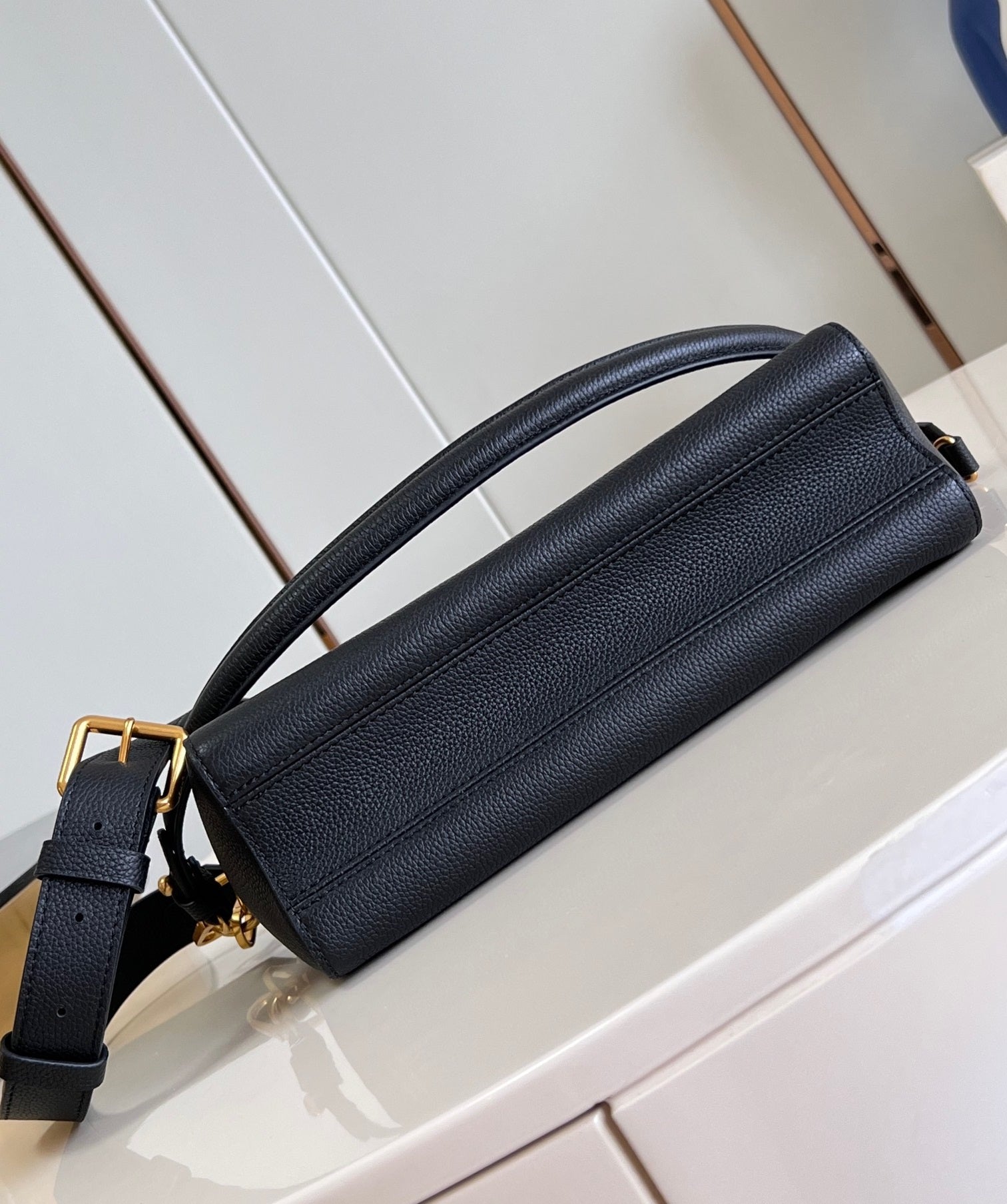 LV SOFT TWIST 27CM CUIR DE VEAU NOIR ACIER DORÉ