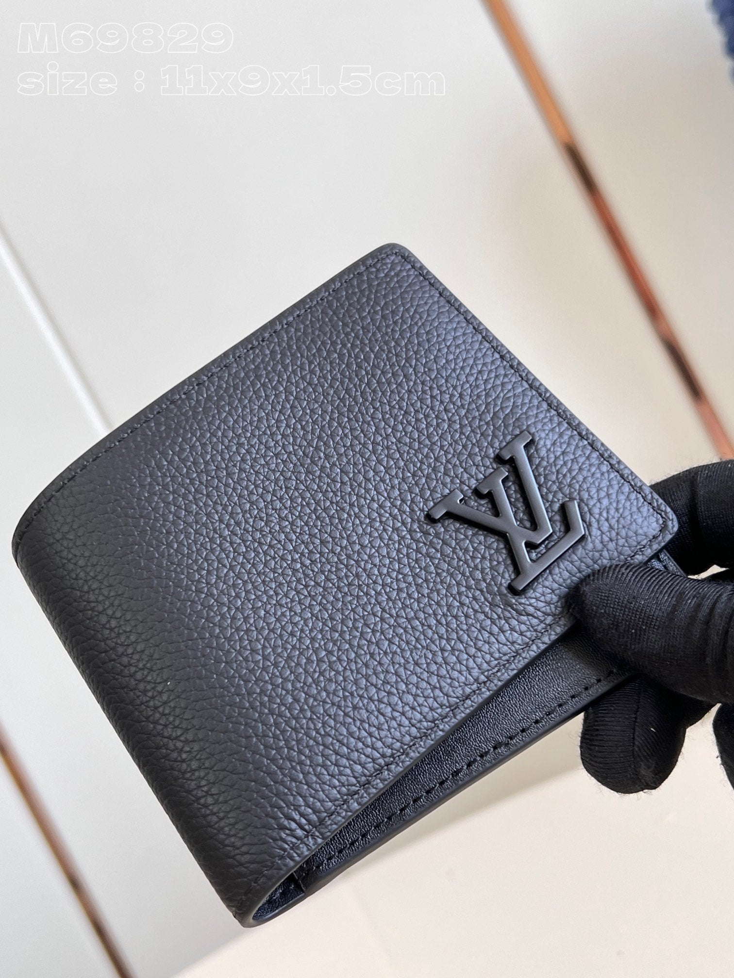 PORTEFEUILLE MULTIPLE AEROGRAM 10CM CUIR DE VEAU NOIR
