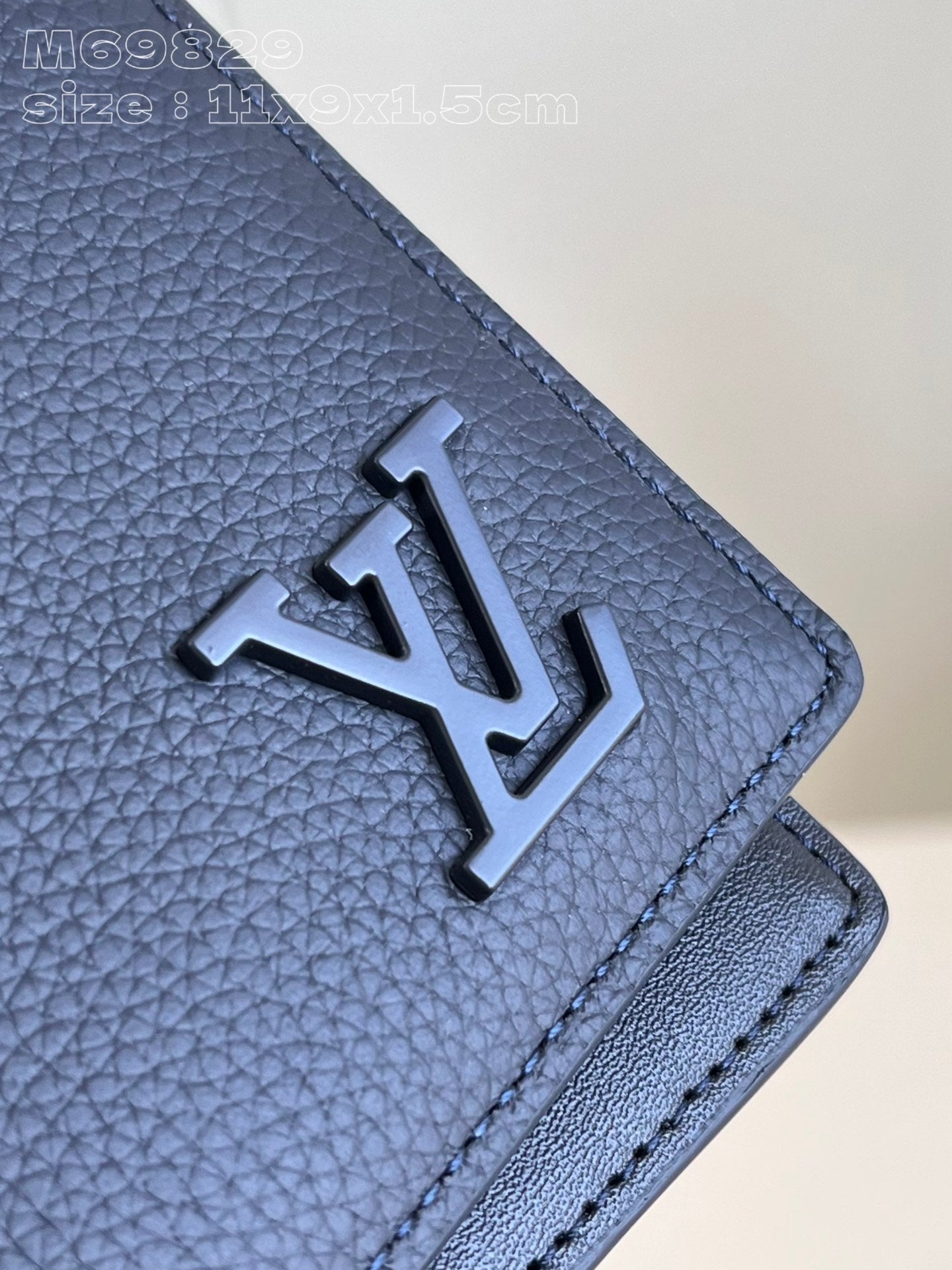 PORTEFEUILLE MULTIPLE AEROGRAM 10CM CUIR DE VEAU BLEU