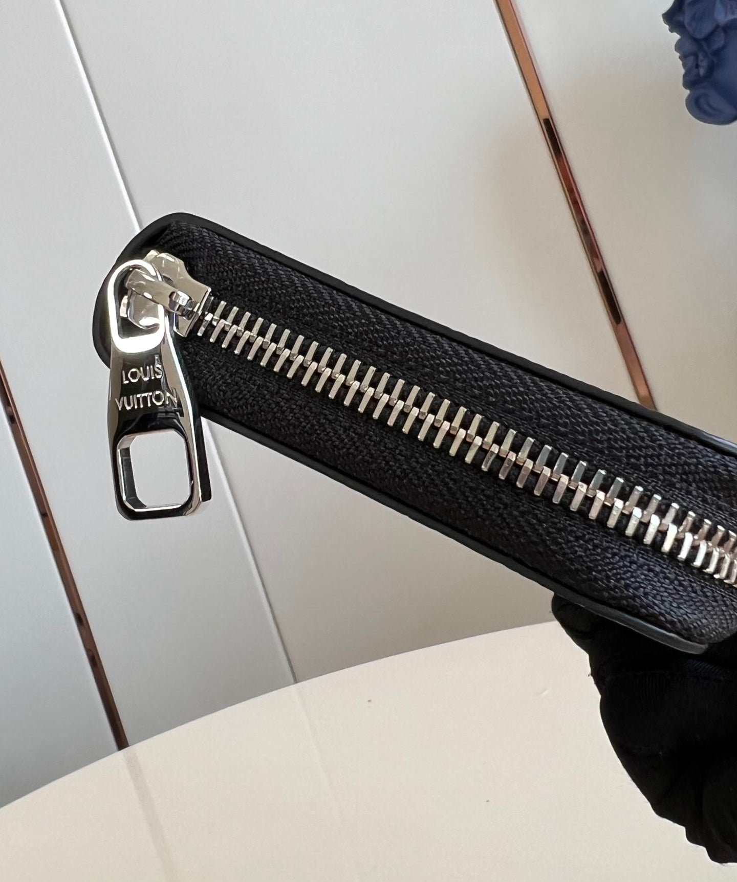 PORTEFEUILLE VERTICAL ZIPPY 20CM EN CUIR DE VEAU NOIR