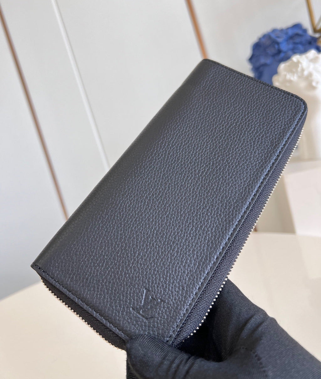 PORTEFEUILLE VERTICAL ZIPPY 20CM EN CUIR DE VEAU NOIR