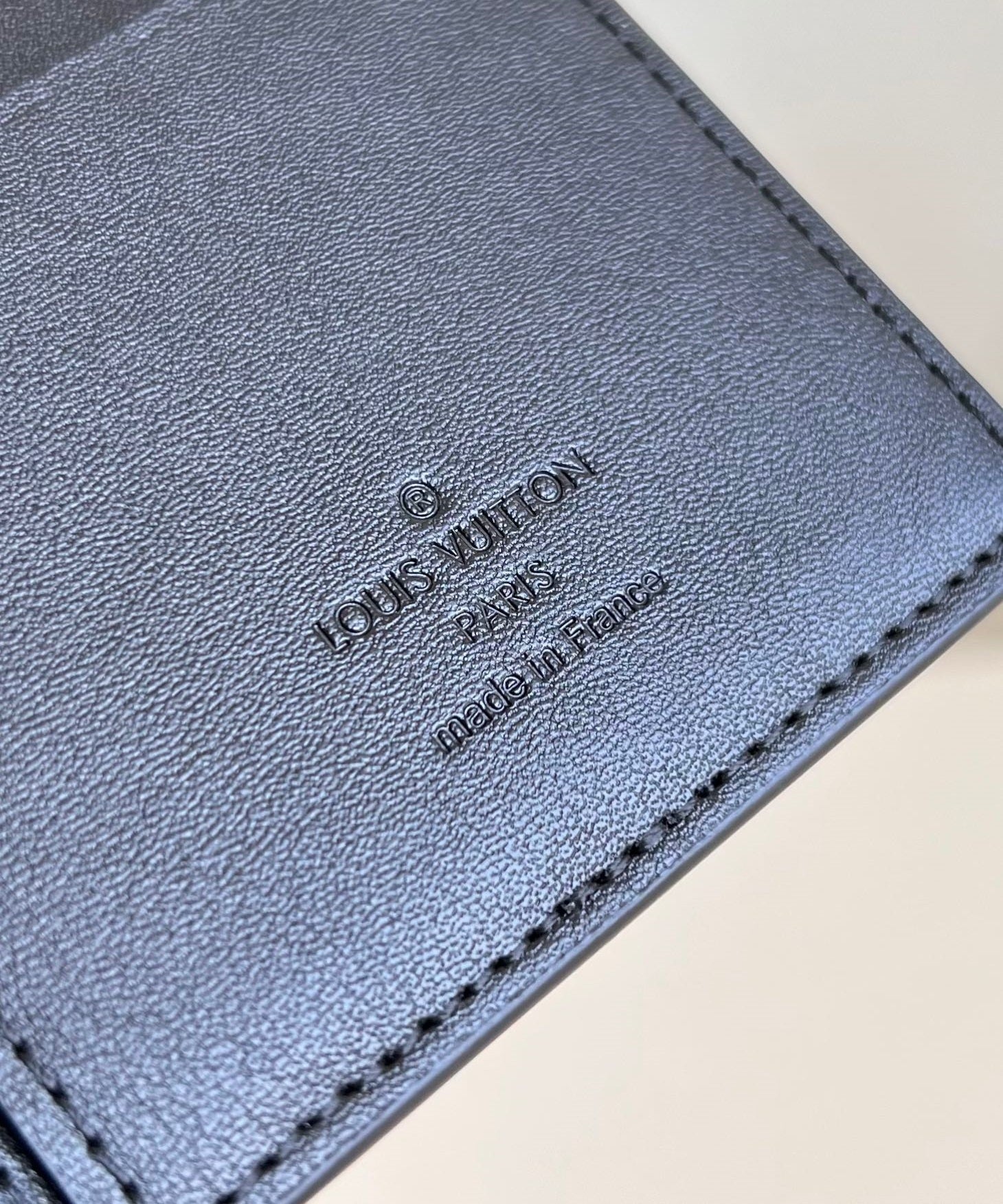 PORTEFEUILLE BRAZZA 19CM EN CUIR DE VEAU NOIR