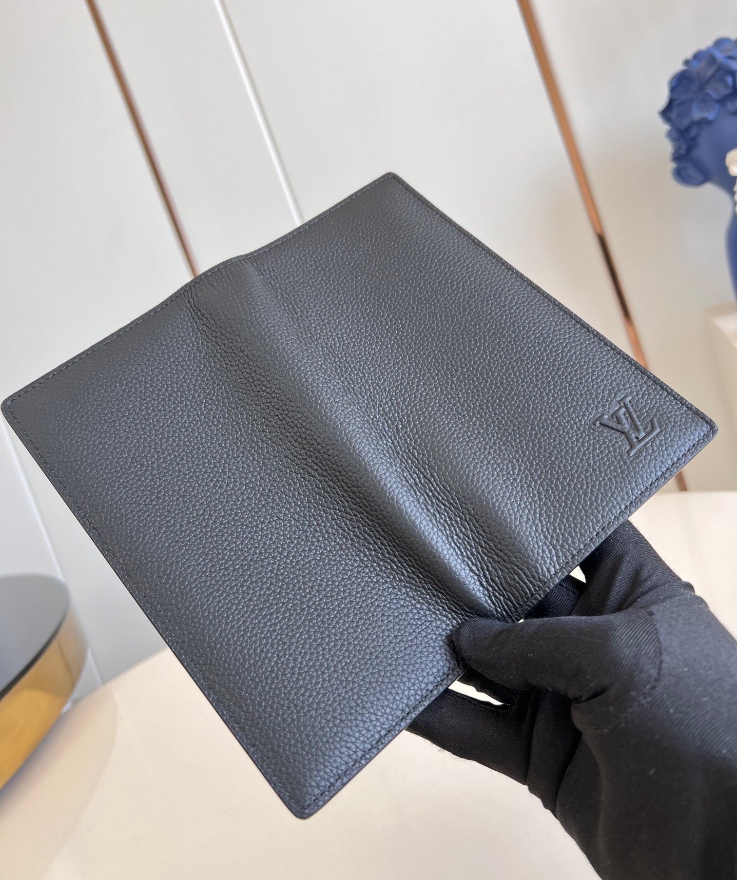 PORTEFEUILLE BRAZZA 19CM EN CUIR DE VEAU NOIR