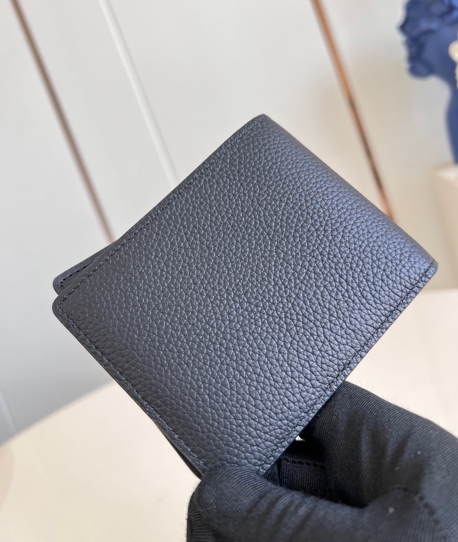 PORTEFEUILLE MULTIPLE 10CM EN CUIR DE VEAU NOIR