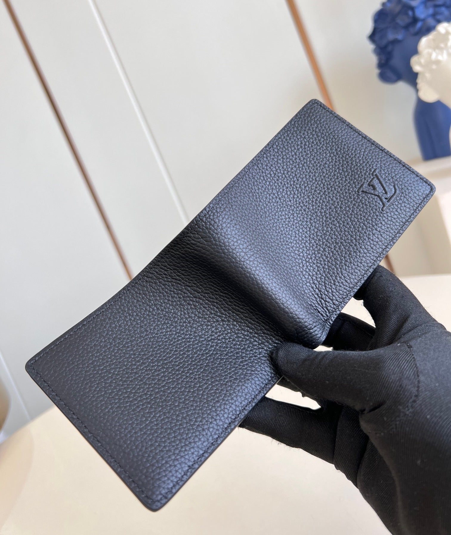 PORTEFEUILLE MULTIPLE 10CM EN CUIR DE VEAU NOIR