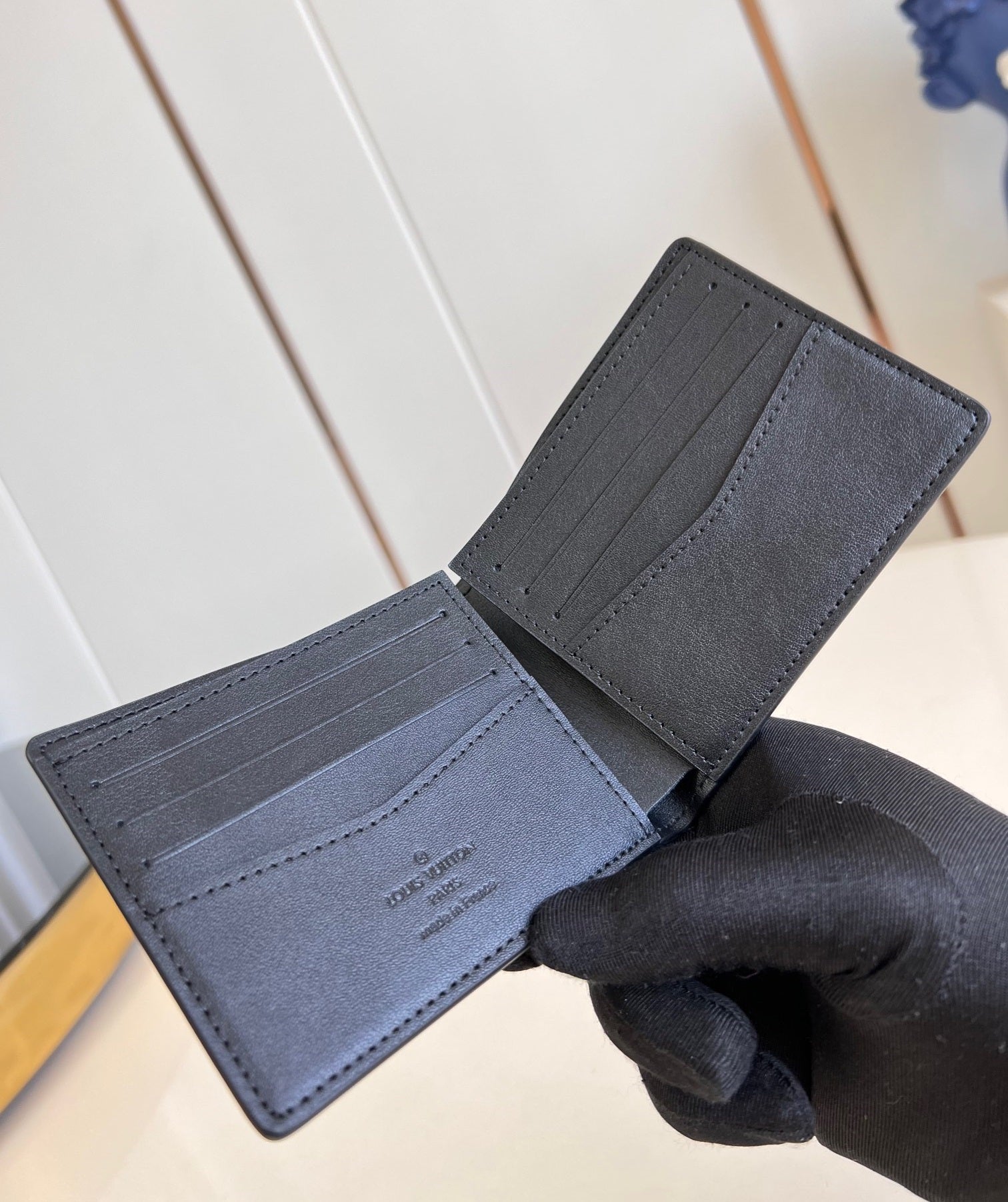 PORTEFEUILLE MULTIPLE 10CM EN CUIR DE VEAU NOIR