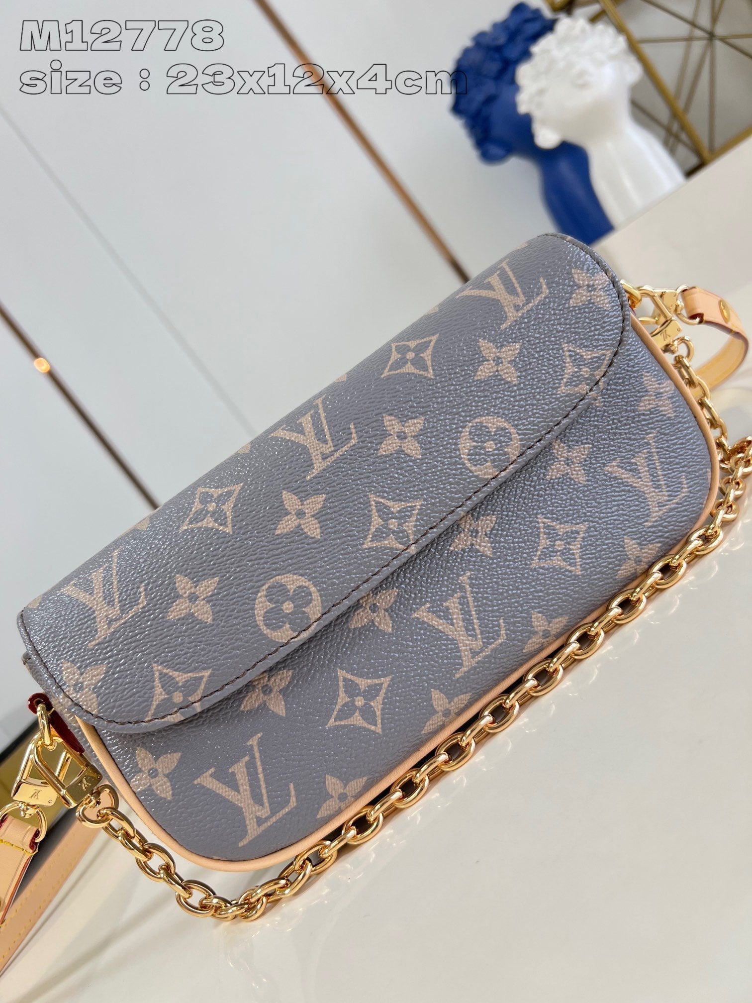 LV WOC IVY 23.5 TOILE À MONOGRAMME GRIS CÔTELÉ