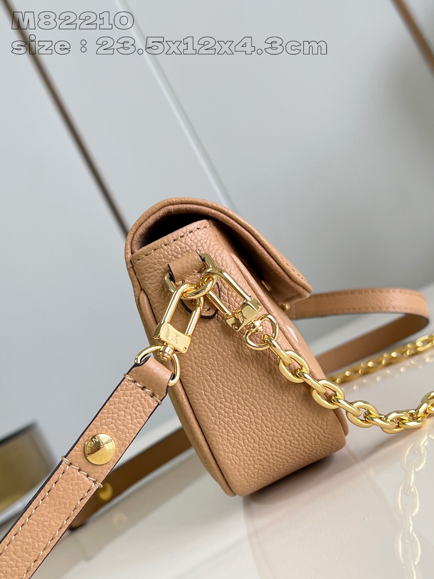 LV WOC IVY 23.5 CUIR DE VEAU MARRON MONOGRAMME EMPREINTE