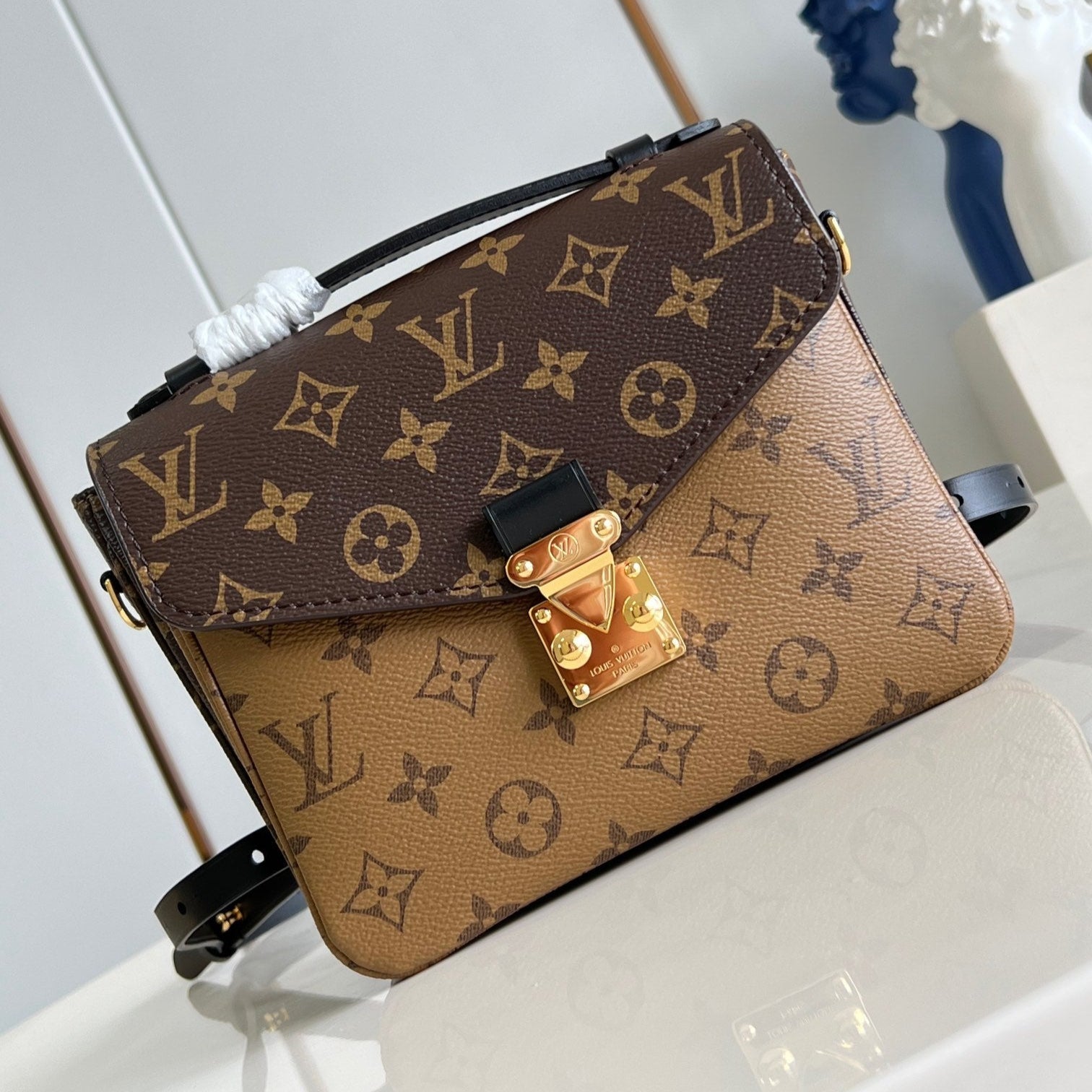 POCHETTE MÉTIS 20 EN TOILE MARRON MONOGRAMME ET MONOGRAMME REVERS BOUCLE DORÉ