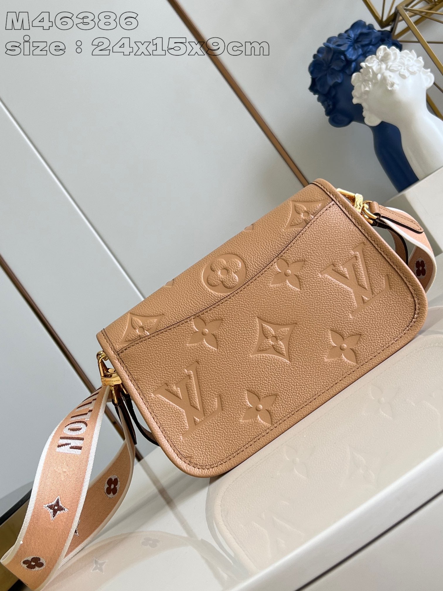 LV DIANE 24 CUIR DE VEAU EMPREINTE BEIGE FONCÉ MONOGRAMME 