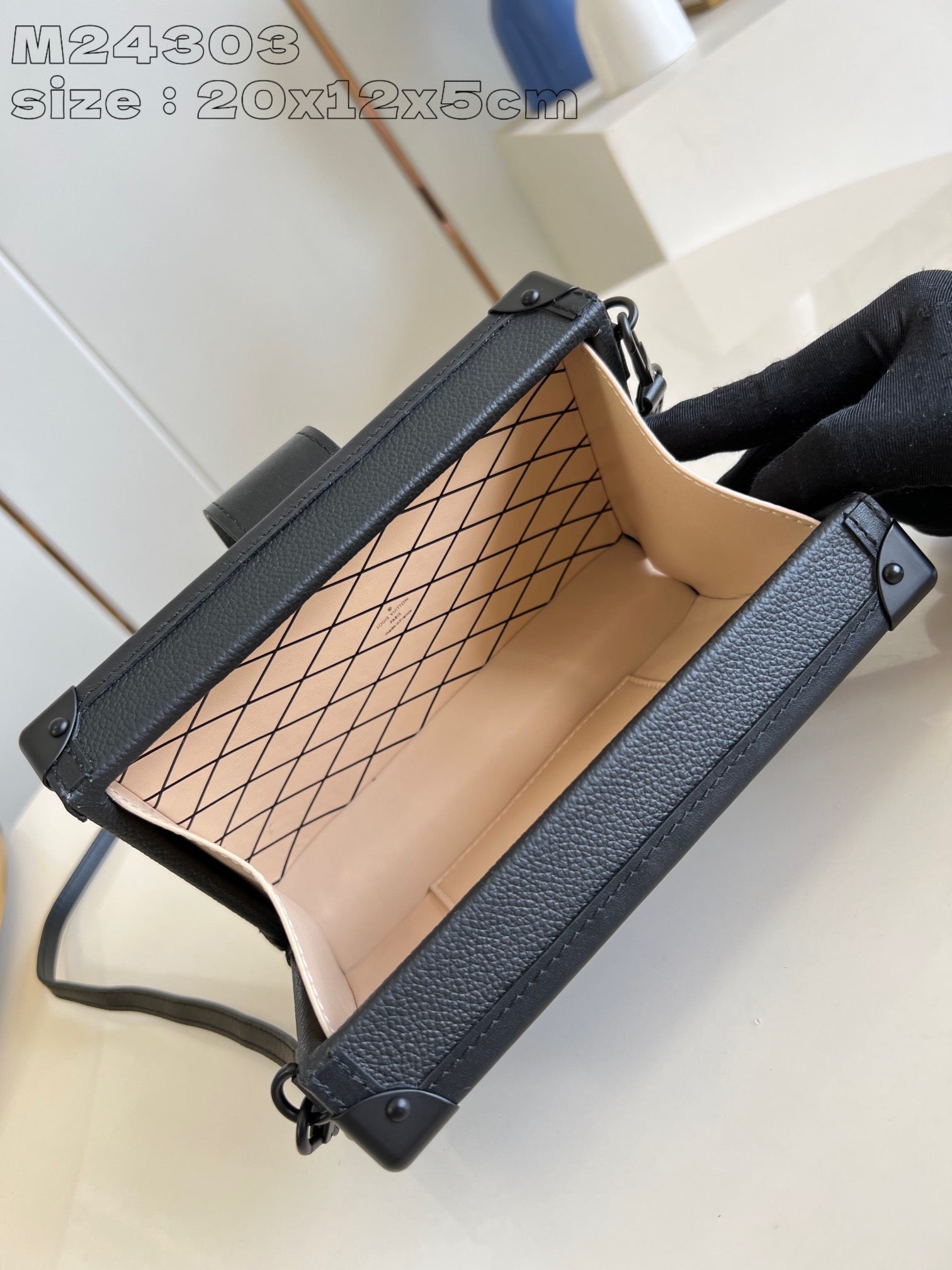 LV PETITE MALLE 20 EN CUIR DE VEAU NOIR 