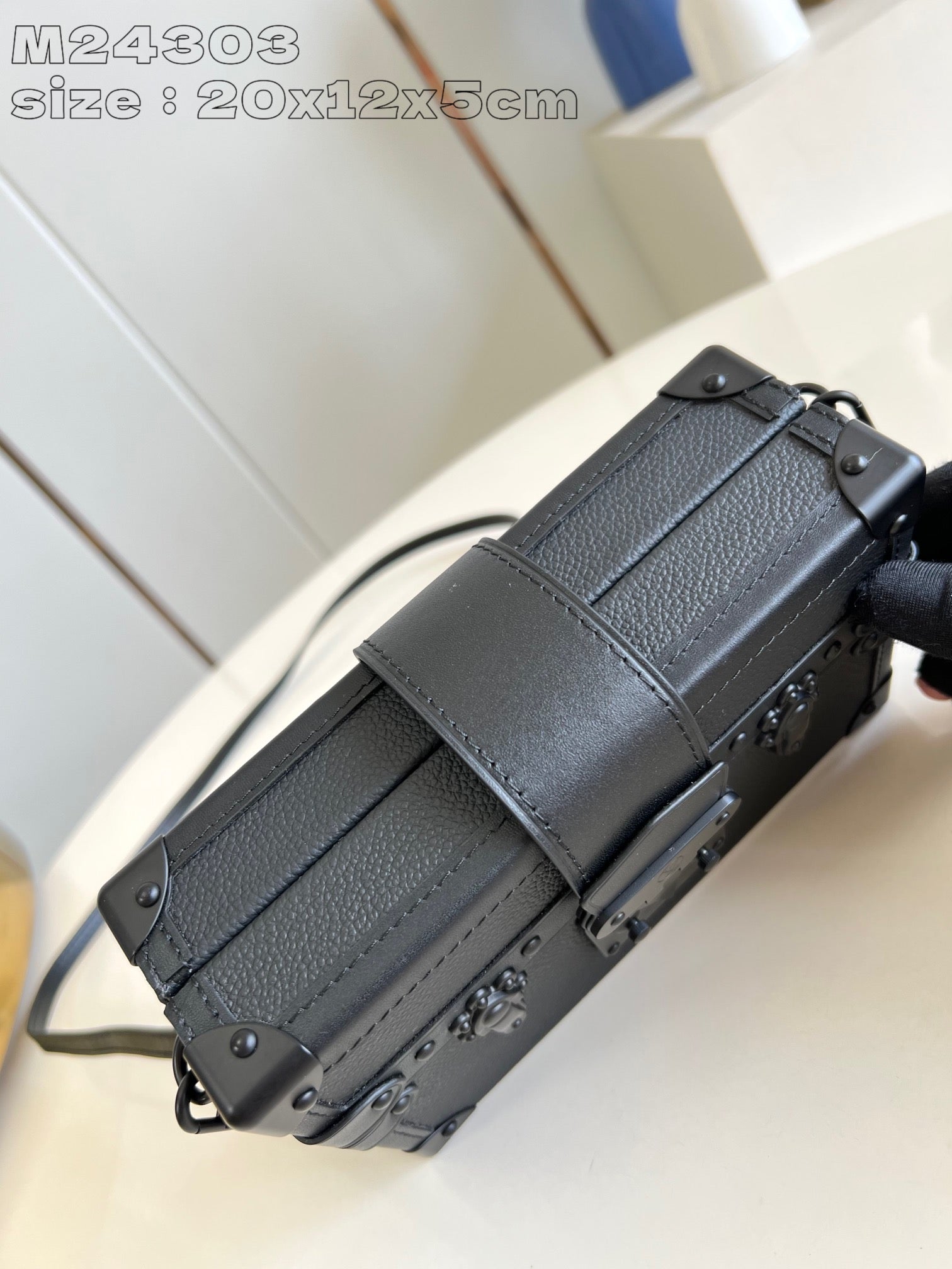 LV PETITE MALLE 20 EN CUIR DE VEAU NOIR 
