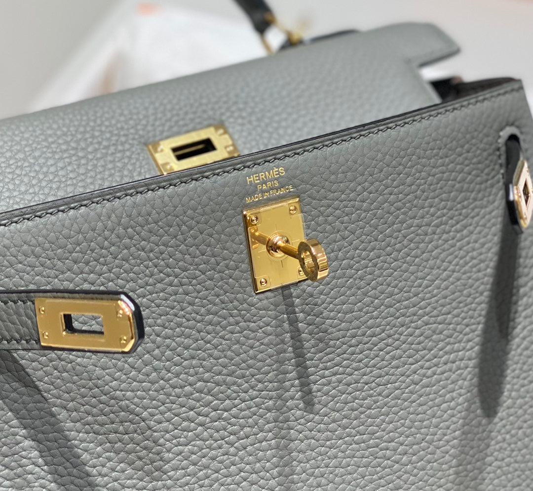 HM KELLY 32CM CUIR TOGO GRIS QUINCAILLERIE DORÉ