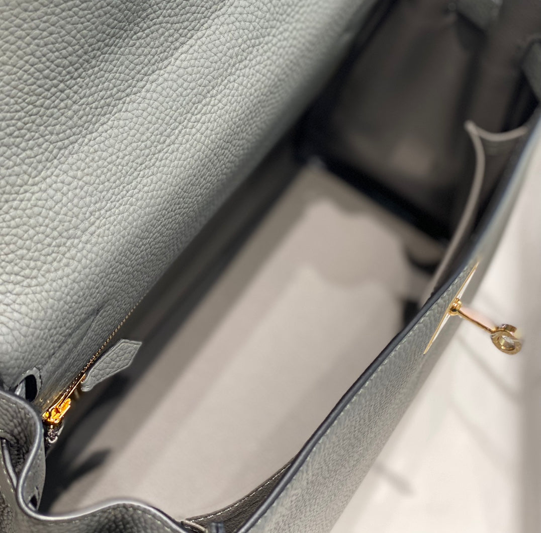 HM KELLY 32CM CUIR TOGO GRIS QUINCAILLERIE DORÉ