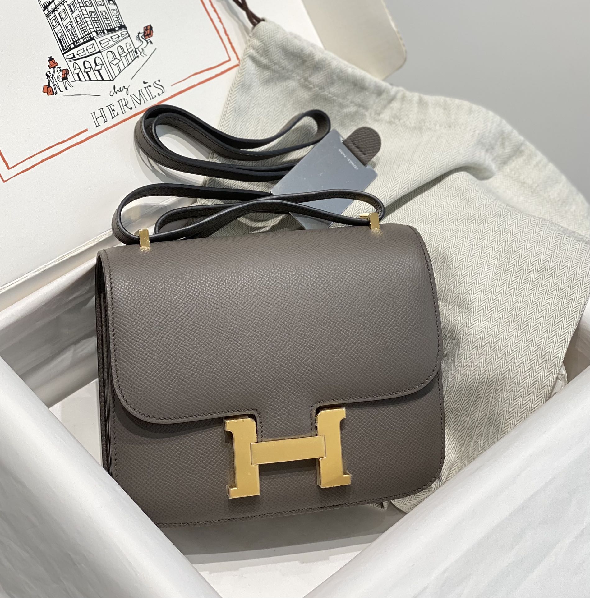 CONSTANCE 24 ÉTAIN CUIR EPSOM QUINCAILLERIE DORÉ