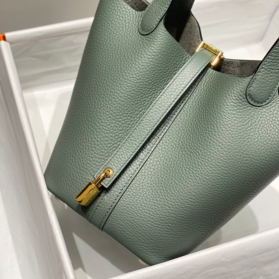 PICOTIN LOCK GRASS GREEN TOGO CUIR QUINCAILLERIE OR