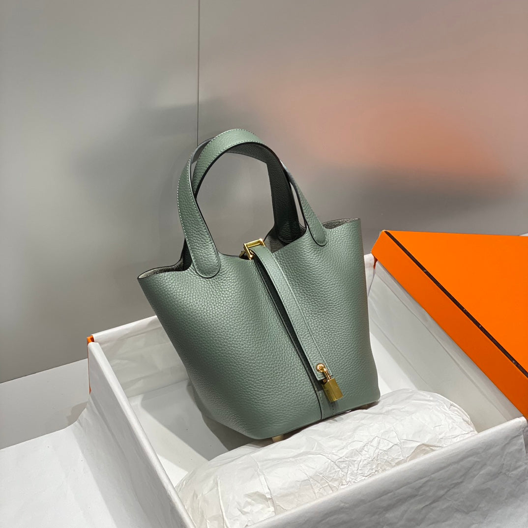 PICOTIN LOCK GRASS GREEN TOGO CUIR QUINCAILLERIE OR
