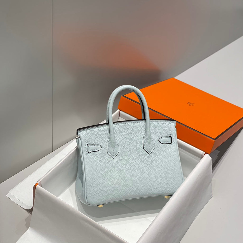 Sac HM Birkin 20 cm en cuir Togo bleu pâle et accastillage doré
