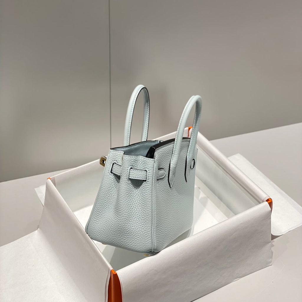 Sac HM Birkin 20 cm en cuir Togo bleu pâle et accastillage doré