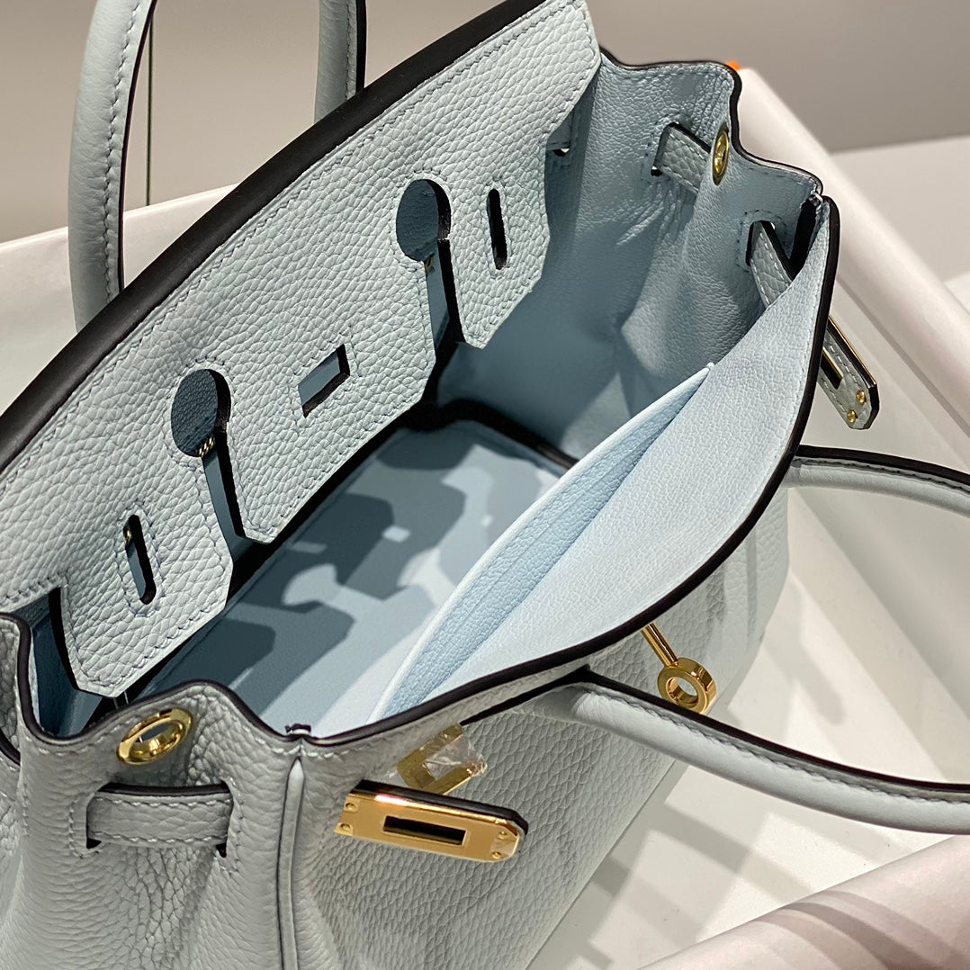Sac HM Birkin 20 cm en cuir Togo bleu pâle et accastillage doré