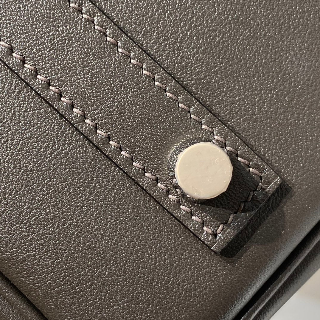 SAC À BANDOULIÈRE HM BIRKIN 29 CM CUIR SWIFT ÉBÈNE QUINCAILLERIE ARGENTÉE