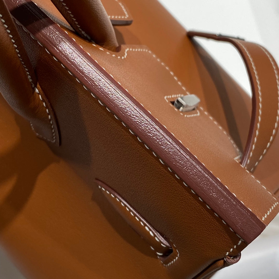 SAC À BANDOULIÈRE HM BIRKIN 29 CM EN CUIR SWIFT DORÉ ET QUINCAILLERIE ARGENTÉE