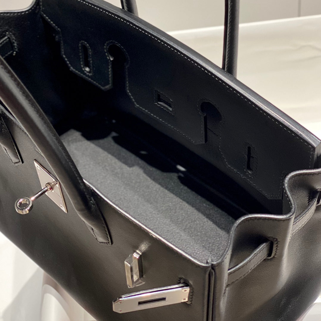 SAC À BANDOULIÈRE HM BIRKIN 29 CM EN CUIR NOIR SWIFT ET ACCESSOIRES ARGENTÉS